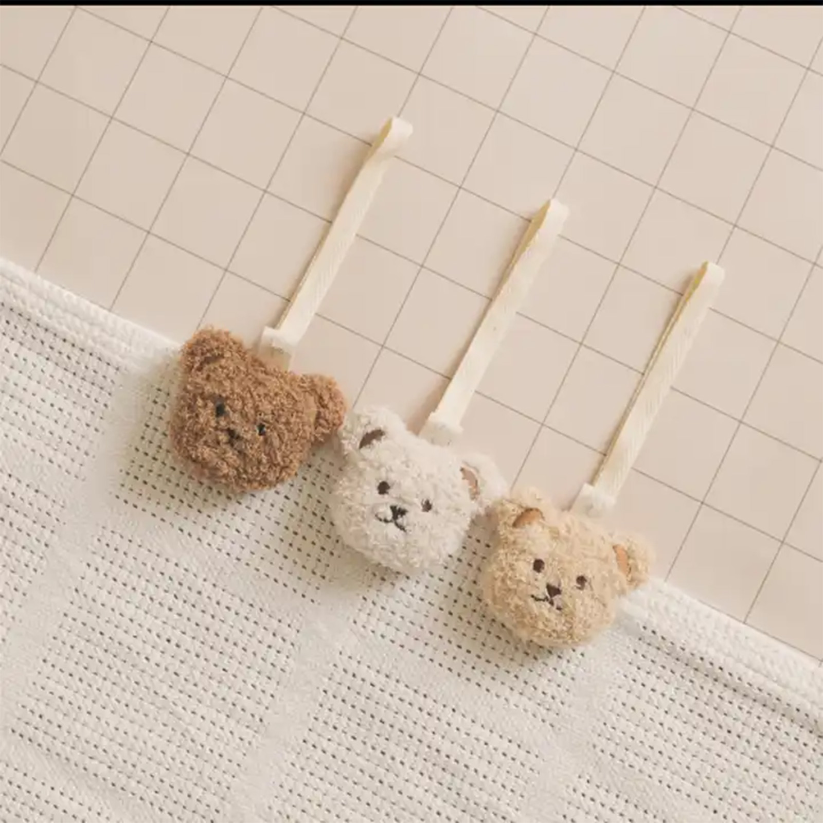Soporte para chupete de peluch - Baby Products Nipples reseña y precio